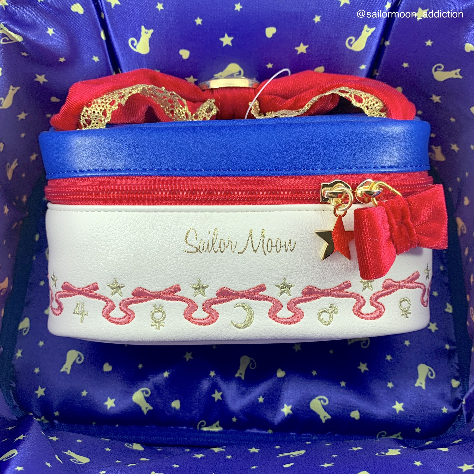 Review - Sailor Moon x USJ Vanity Pouch Interior Size