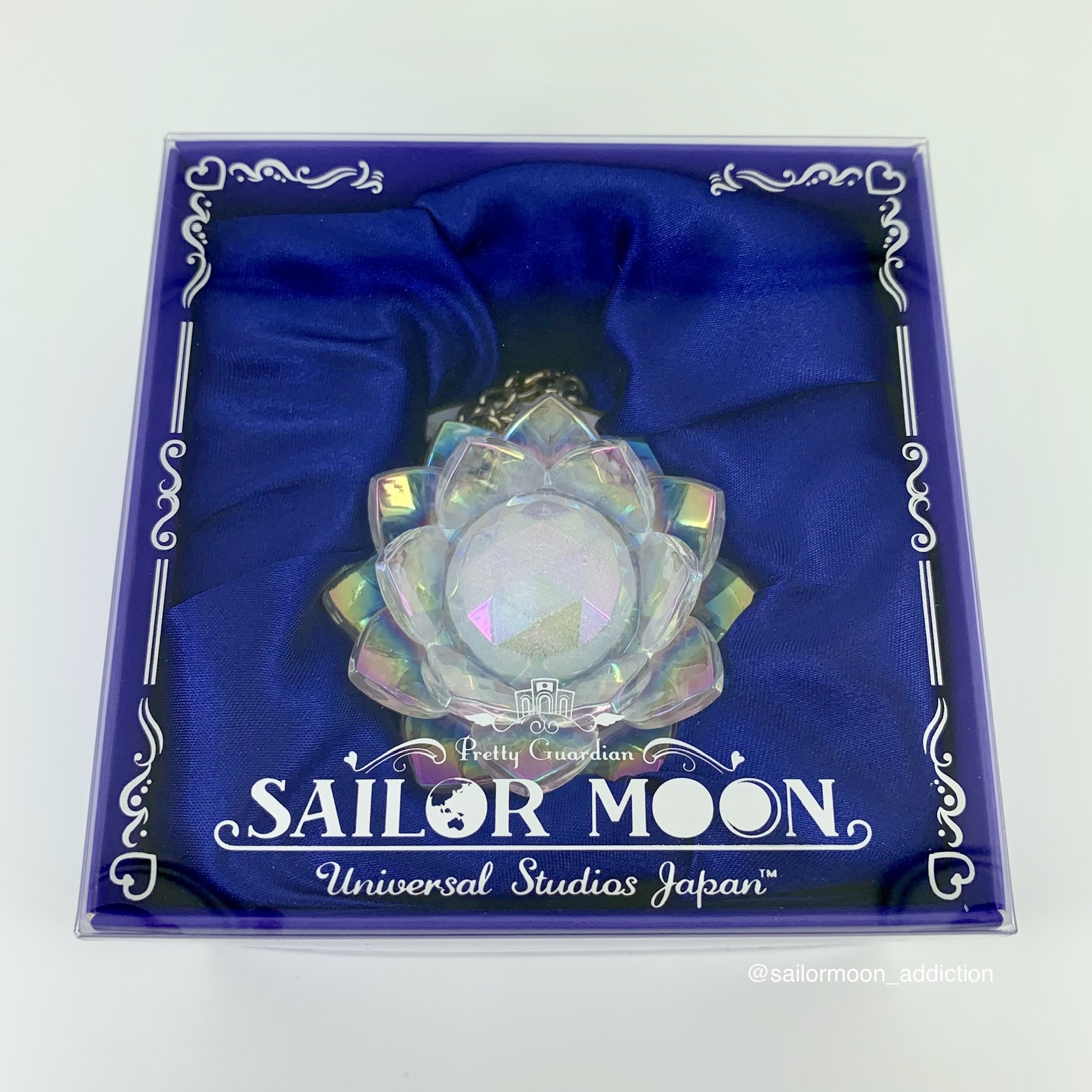 Review - Sailor Moon x USJ Silver Crystal Light Up Necklace