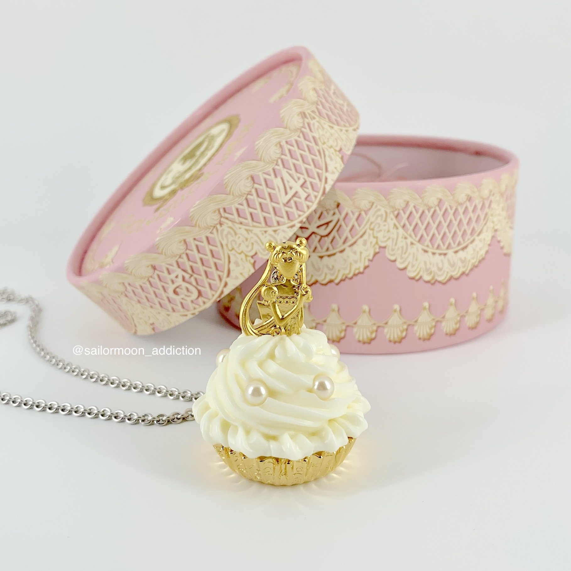 Review - Sailor Moon x Q-Pot 2019 Princess Serenity Cupcake Necklace