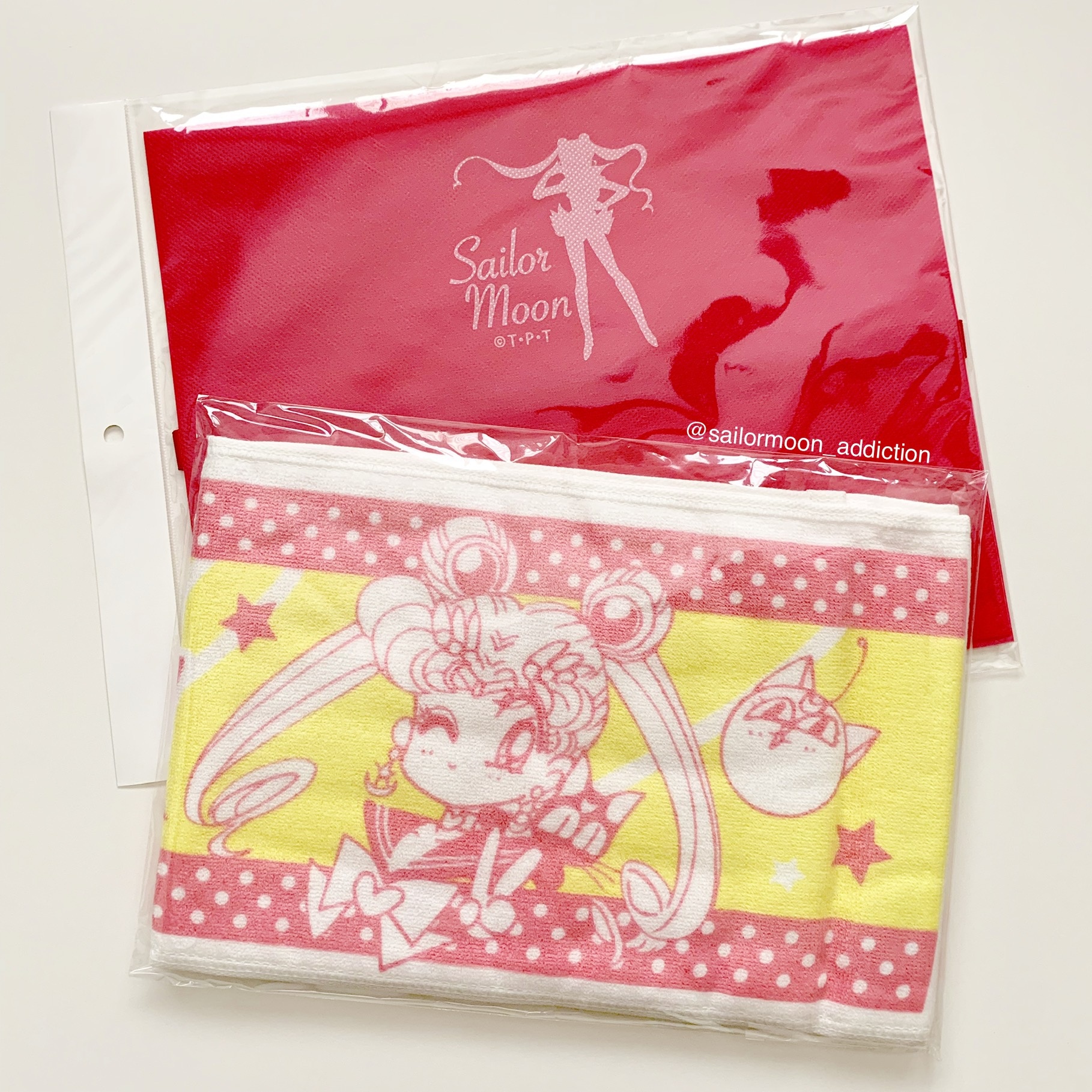 Review - Sailor Moon Store Usagi Birthday Party 2019 Towel & Gift Bag 1