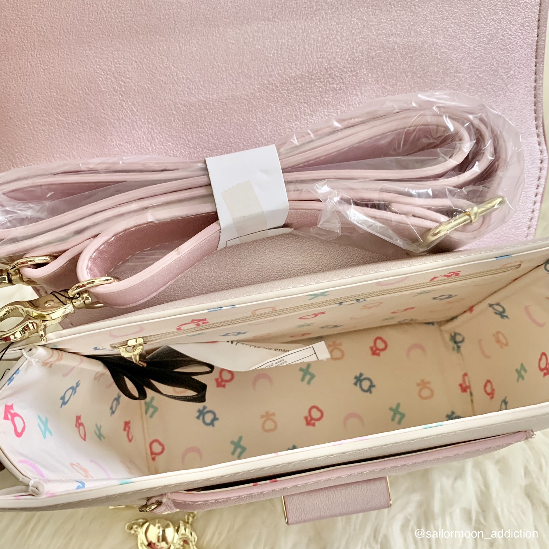 Sailor Moon Box Lunch Pink Crossbody Interior